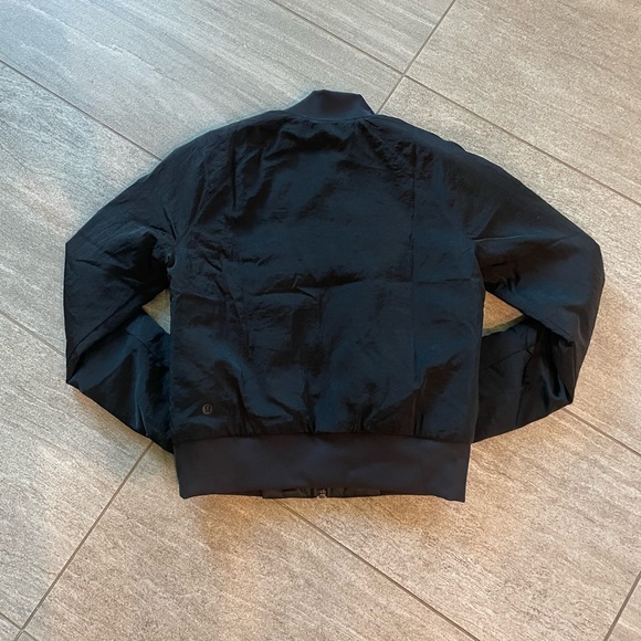 Lululemon Non-Stop Bomber Black Size 2 - Picture 5 of 7